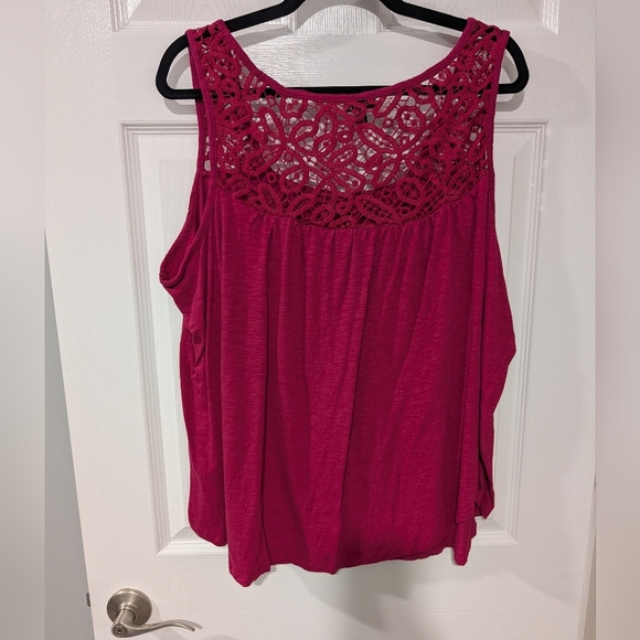 Torrid Cherries Jubilee Knit Square Neck Lace Inset Tank in Size 2 (18/20) - Picture 8 of 11